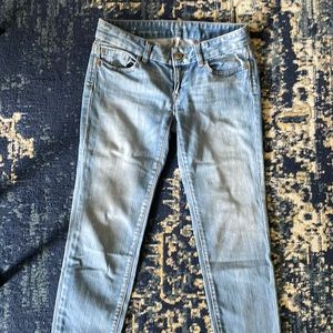 Loft women’s modern capri jeans light wash size 2